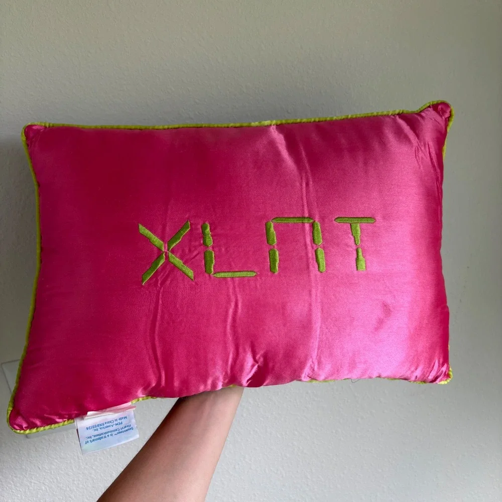 Seventeen Magazine pillow detailed